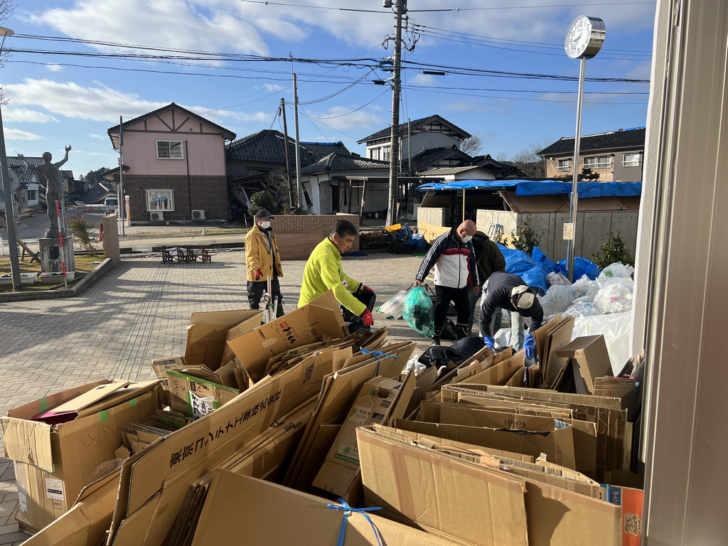 宝立小中学校の廃棄物回収（福井環境事業）2