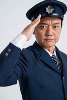 岡安　章介