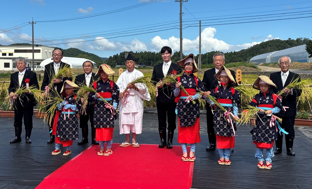 令和８年度　献穀田抜穂式が開催されました