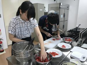 調理用トマトを使って料理