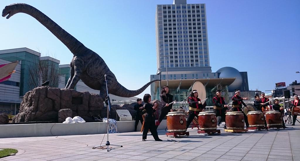 福井駅 恐竜広場 のご案内 福井県ホームページ