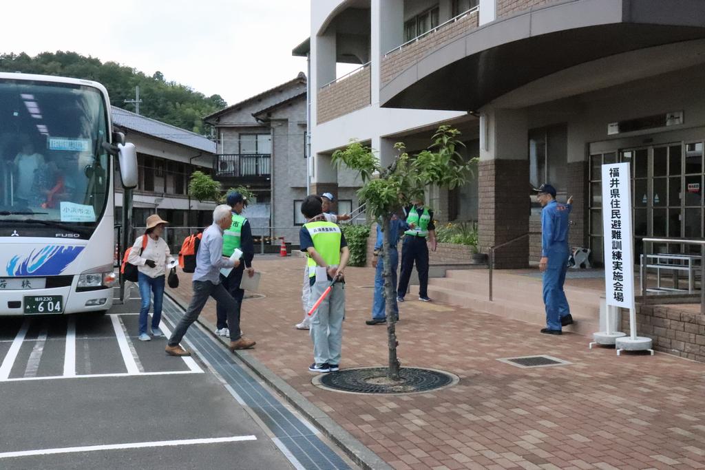 原子力総合防防災訓練における県外避難訓練の様子