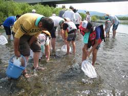 魚釣りと水生生物観察会（和田地区）