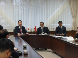 議長表敬
