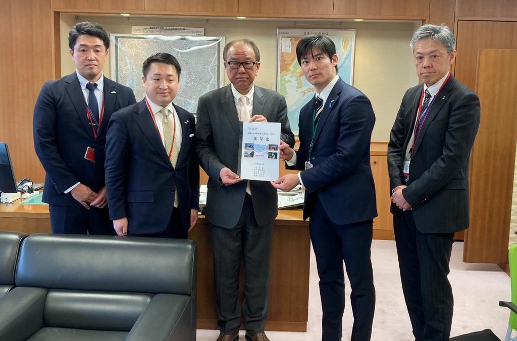 上田　国土交通大臣政務官