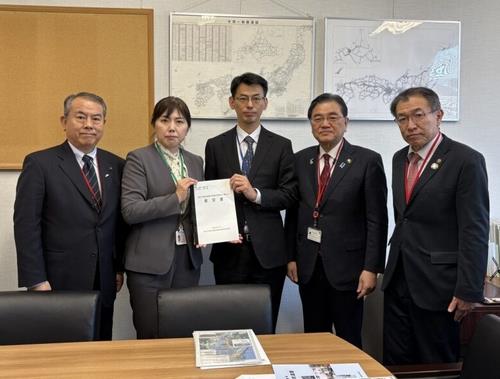 写真（石和田次長）