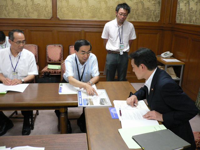 糸川副幹事長