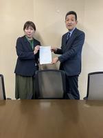 森橋技術参事官へ要望書手交