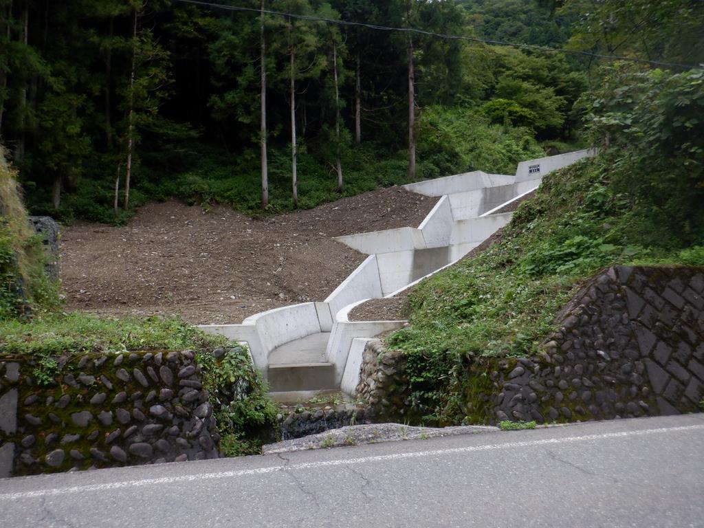 下山（流路工）
