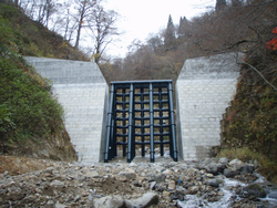 嵐谷川堰堤（大野市上打波）