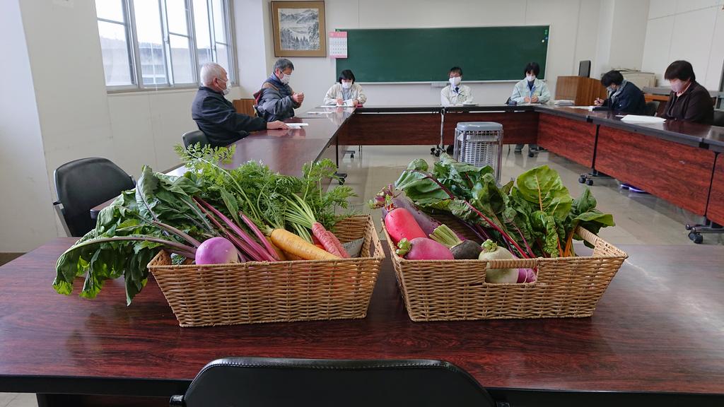 カラフル野菜と研修会の様子