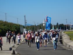 用水跡地を歩く