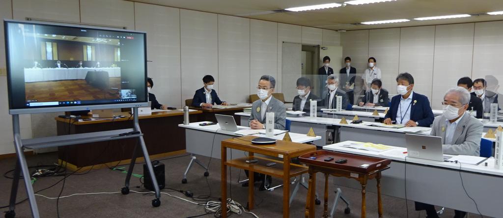 国への要望事項に係る意見交換会および各省への要請を行いました