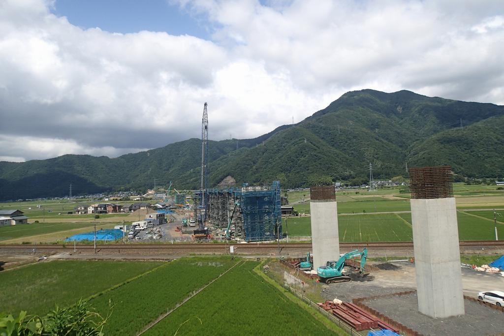 R1年6月高架橋（日野川橋りょう付近）
